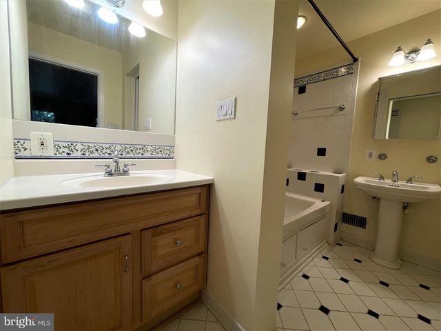 9808 WILDEN LN, Potomac, MD 20854