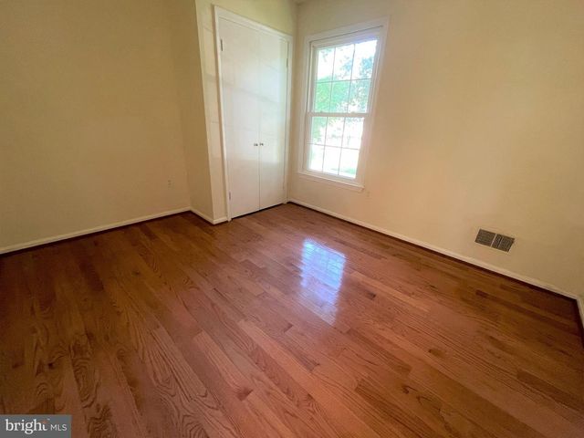 9808 WILDEN LN, Potomac, MD 20854
