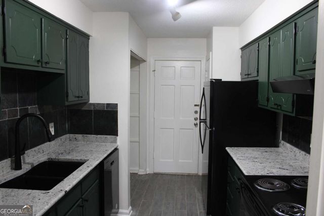 146 Rue Fontaine, Lithonia, GA 30038