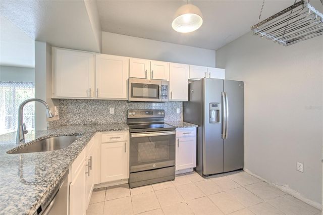 9515 AMBERDALE COURT 101, Riverview, FL 33578