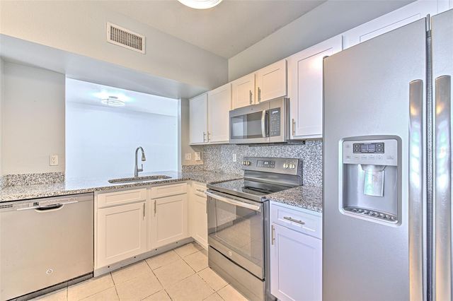 9515 AMBERDALE COURT 101, Riverview, FL 33578