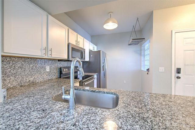 9515 AMBERDALE COURT 101, Riverview, FL 33578