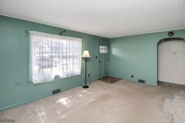 57 N Main St, Flemington Boro, NJ 08822