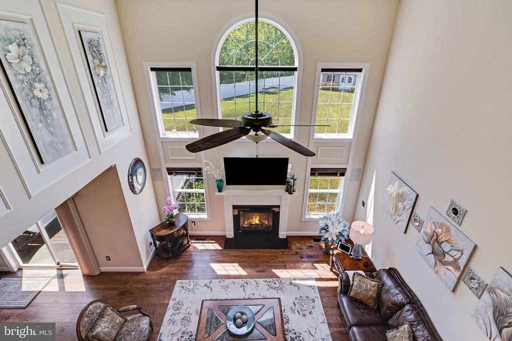 Image 10 of property listing at 7276 FILLY CT, Hughesville, MD 20637