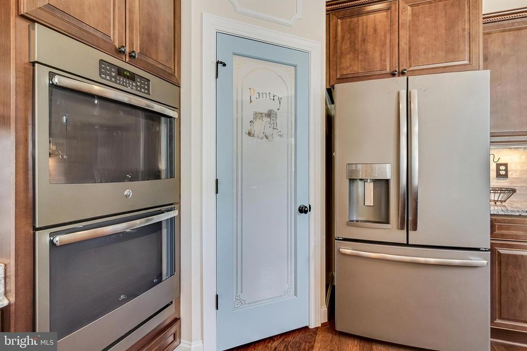 Image 22 of property listing at 7276 FILLY CT, Hughesville, MD 20637