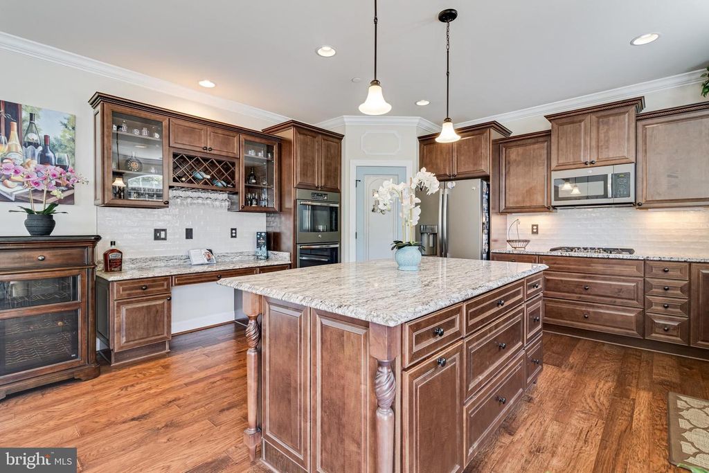 Image 23 of property listing at 7276 FILLY CT, Hughesville, MD 20637