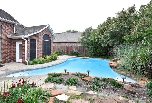 19810 Emerald Leaf Drive, Houston, TX 77094