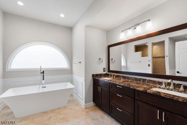 14 Fiddlers Way, Lafayette Twp., NJ 07848