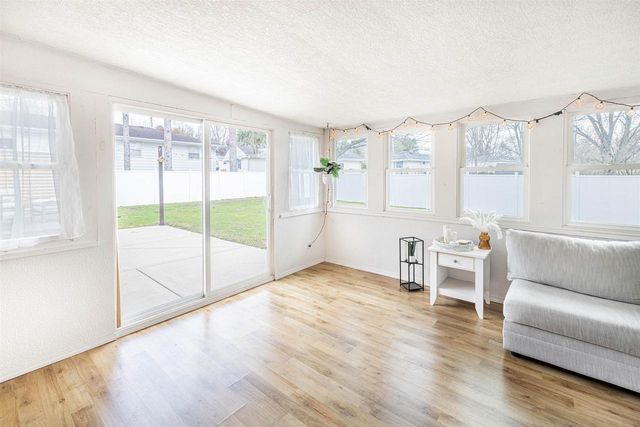 117 S Pontiac Drive, Janesville, WI 53545