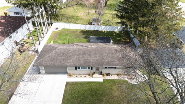 117 S Pontiac Drive, Janesville, WI 53545