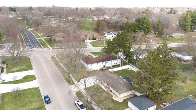 117 S Pontiac Drive, Janesville, WI 53545