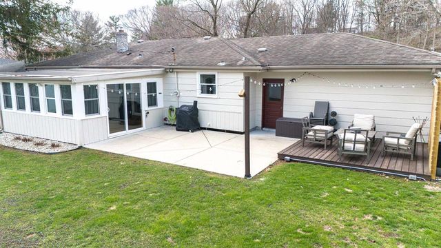 117 S Pontiac Drive, Janesville, WI 53545