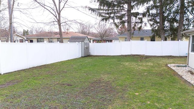 117 S Pontiac Drive, Janesville, WI 53545