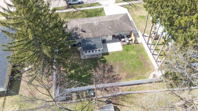 117 S Pontiac Drive, Janesville, WI 53545