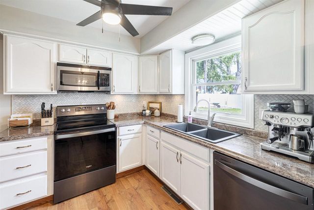 117 S Pontiac Drive, Janesville, WI 53545