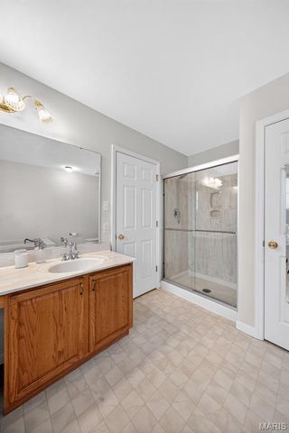 962 Midpoint Drive, O'fallon, MO 63366