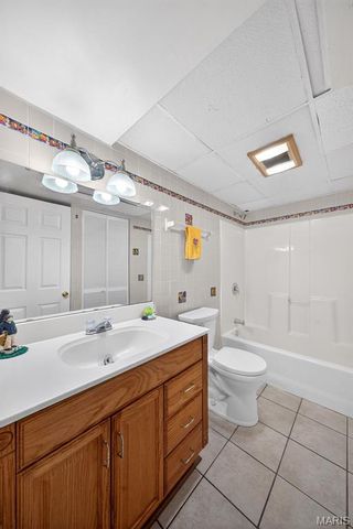 962 Midpoint Drive, O'fallon, MO 63366