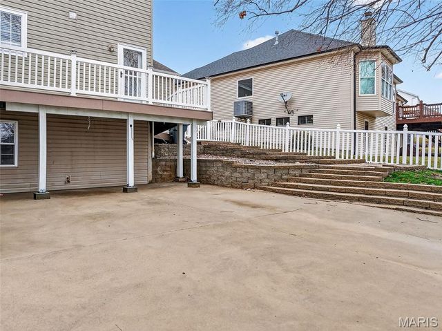 962 Midpoint Drive, O'fallon, MO 63366