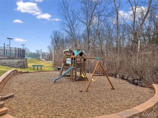 962 Midpoint Drive, O'fallon, MO 63366