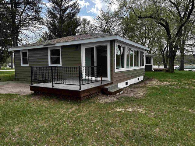 71 Cottage Court, Montello, WI 53949