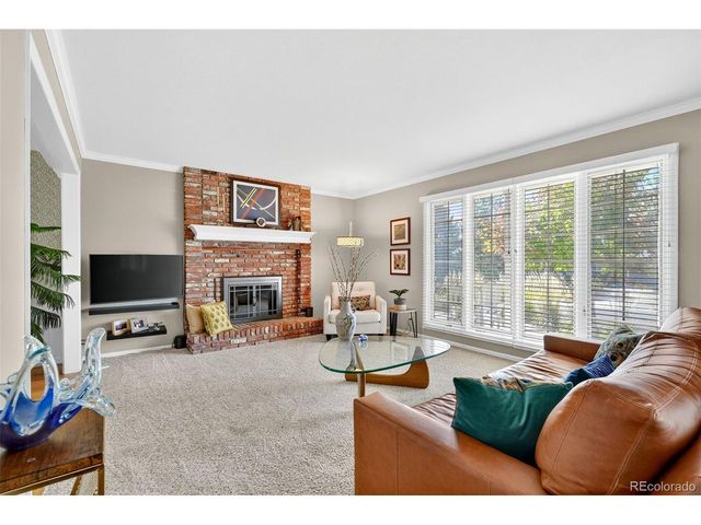 1074 Princeton Dr, Longmont, CO 80503