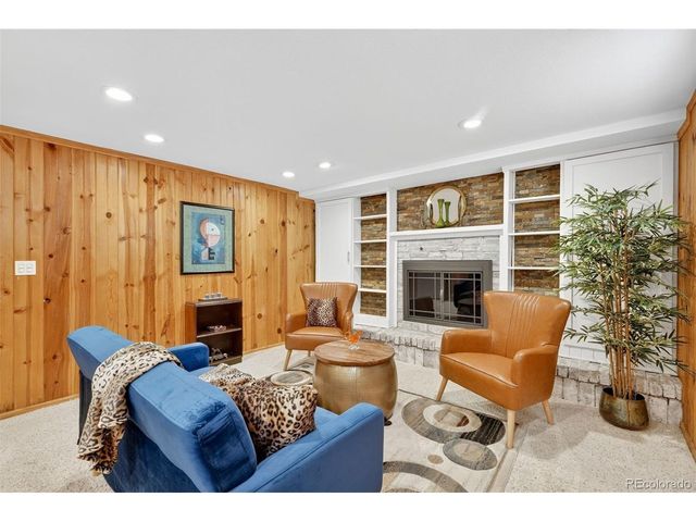 1074 Princeton Dr, Longmont, CO 80503