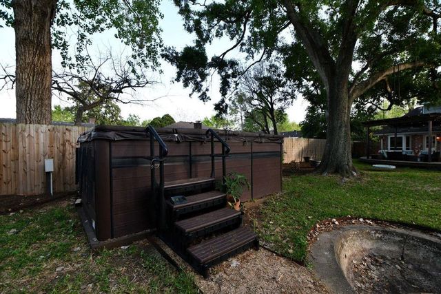 9102 Meaux Drive, Houston, TX 77031