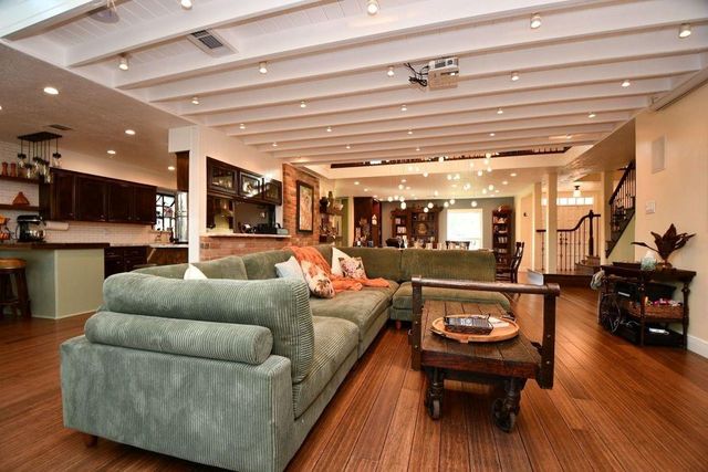 9102 Meaux Drive, Houston, TX 77031