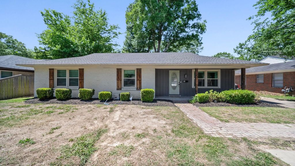 1123 S PERKINS RD, Memphis, TN 38117