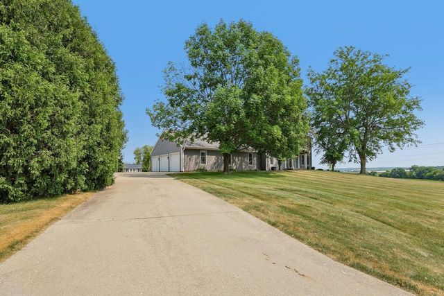 5220 Scenic Ridge Trail, Middleton, WI 53562
