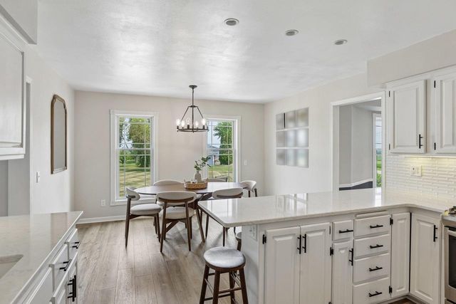5220 Scenic Ridge Trail, Middleton, WI 53562