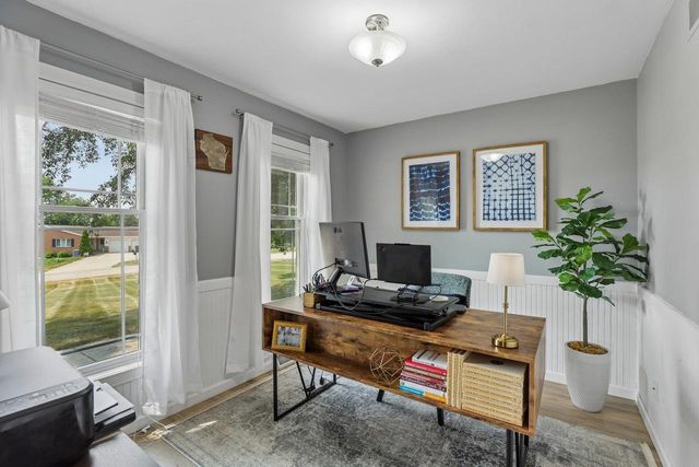 5220 Scenic Ridge Trail, Middleton, WI 53562