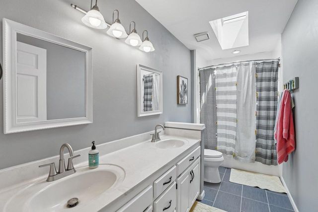 5220 Scenic Ridge Trail, Middleton, WI 53562