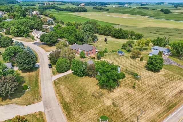 5220 Scenic Ridge Trail, Middleton, WI 53562