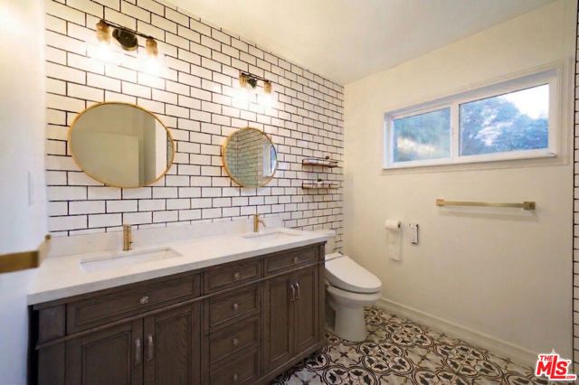 5532 Ocean View Boulevard, La Canada Flintridge, CA 91011