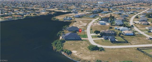 520 NW 25th TER, Cape Coral, FL 33993