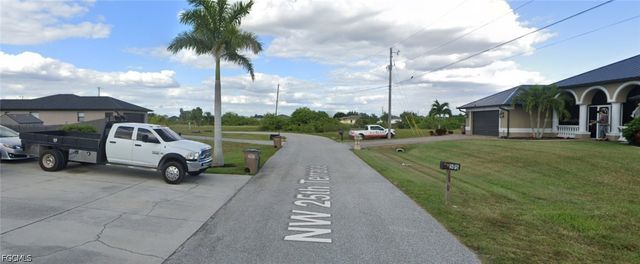 520 NW 25th TER, Cape Coral, FL 33993