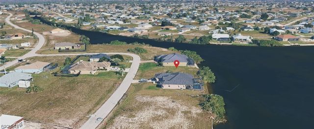 520 NW 25th TER, Cape Coral, FL 33993