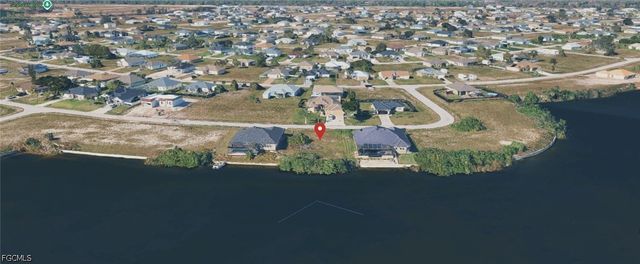 520 NW 25th TER, Cape Coral, FL 33993