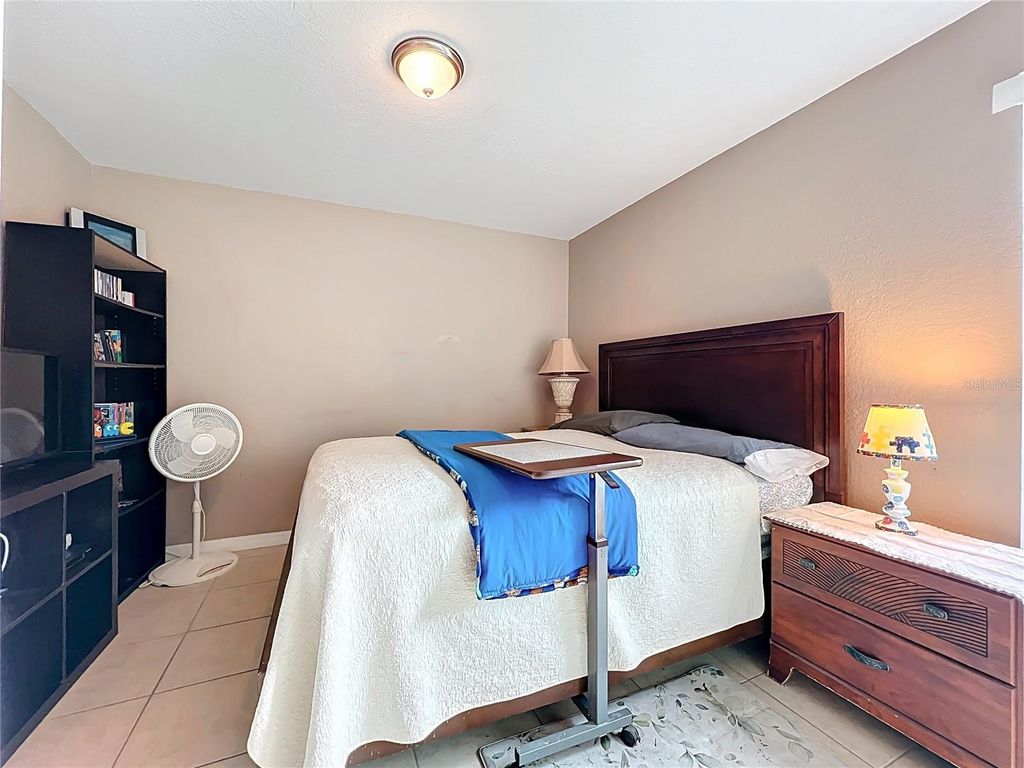 Image 30 of property listing at 5471 VINELAND ROAD 7109, Orlando, FL 32811