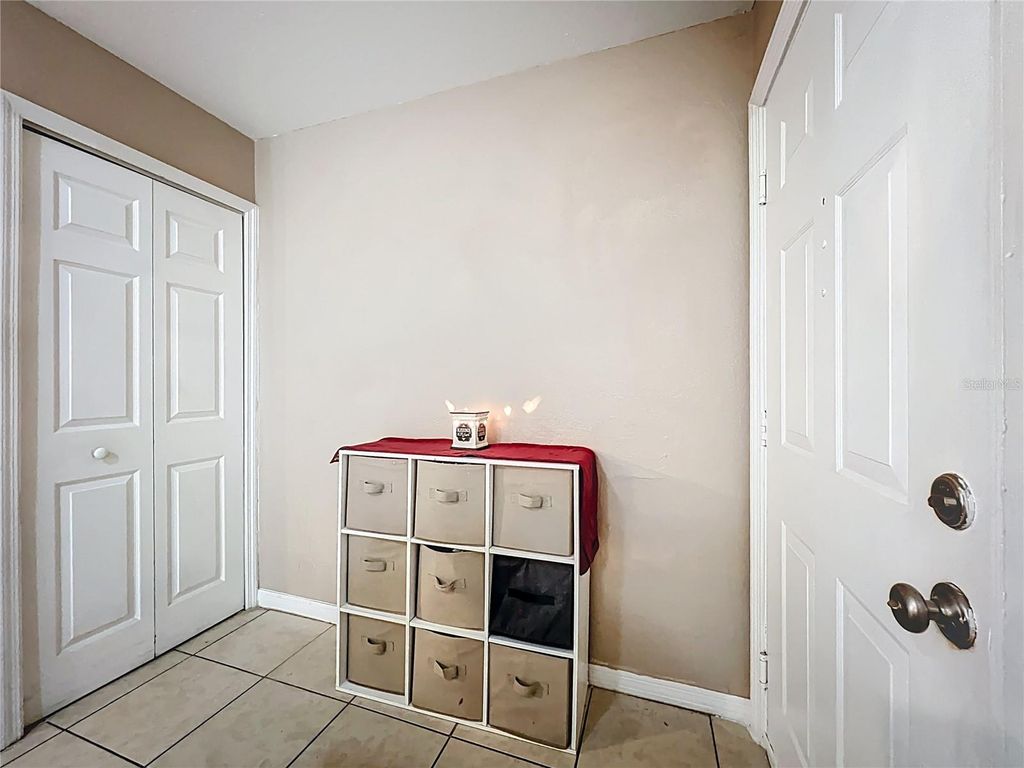 Image 6 of property listing at 5471 VINELAND ROAD 7109, Orlando, FL 32811