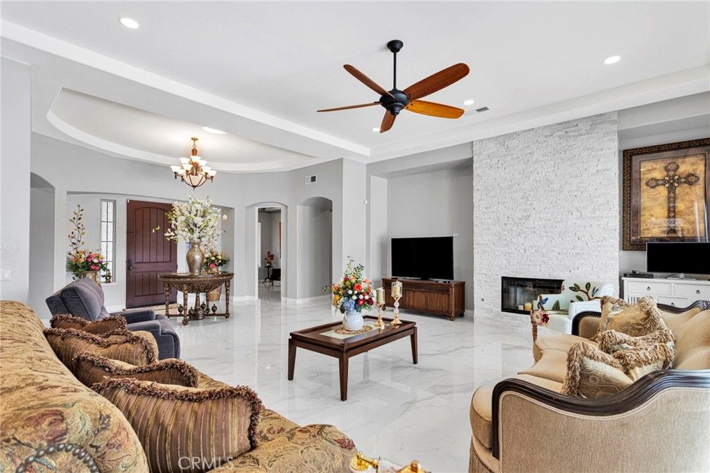 Image 11 of property listing at 19277 Stratford Way, Apple Valley, CA 92308