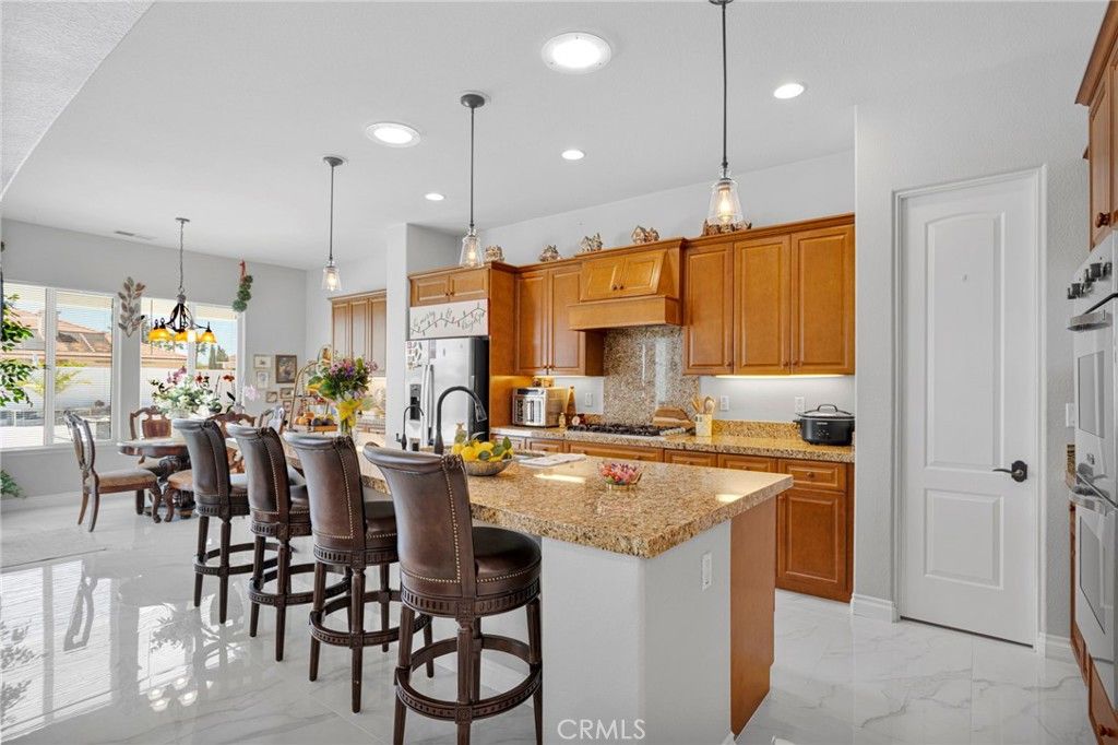 Image 14 of property listing at 19277 Stratford Way, Apple Valley, CA 92308