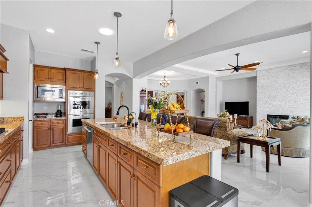 Image 16 of property listing at 19277 Stratford Way, Apple Valley, CA 92308