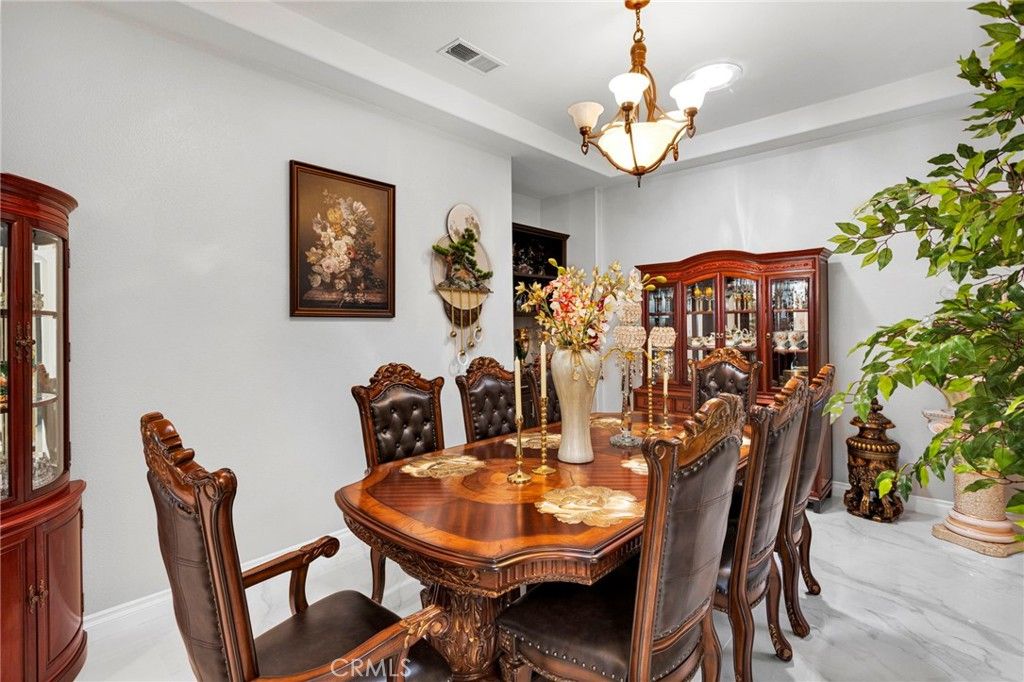 Image 22 of property listing at 19277 Stratford Way, Apple Valley, CA 92308