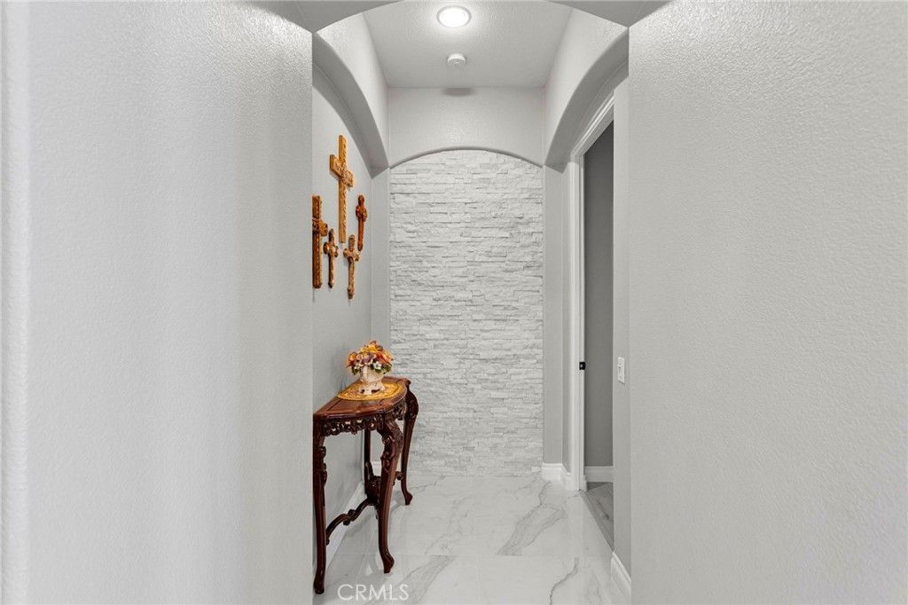 Image 23 of property listing at 19277 Stratford Way, Apple Valley, CA 92308