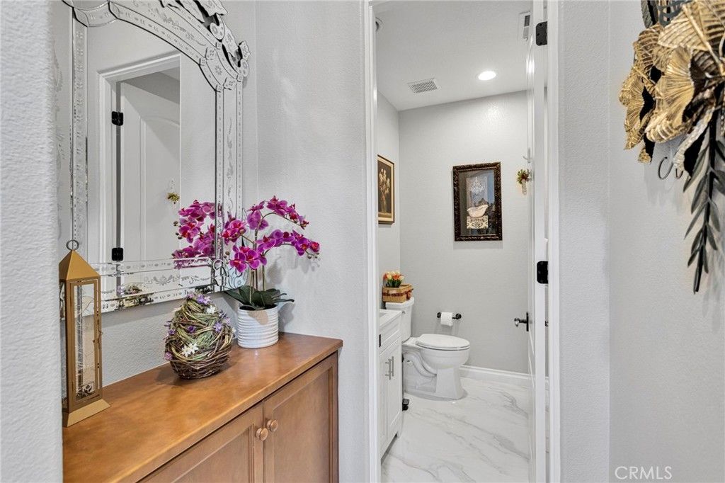 Image 33 of property listing at 19277 Stratford Way, Apple Valley, CA 92308