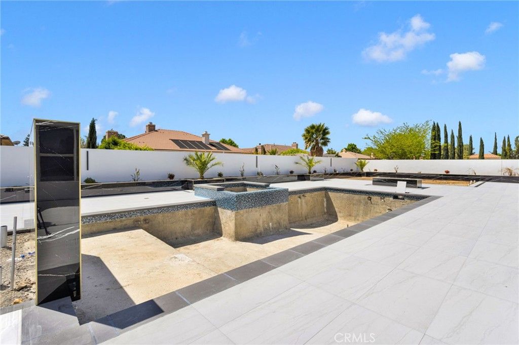 Image 50 of property listing at 19277 Stratford Way, Apple Valley, CA 92308