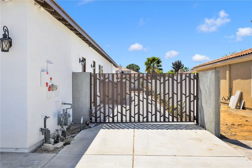 Image 54 of property listing at 19277 Stratford Way, Apple Valley, CA 92308