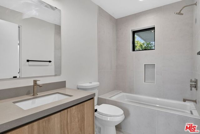 1853 12th Street F, Santa Monica, CA 90404